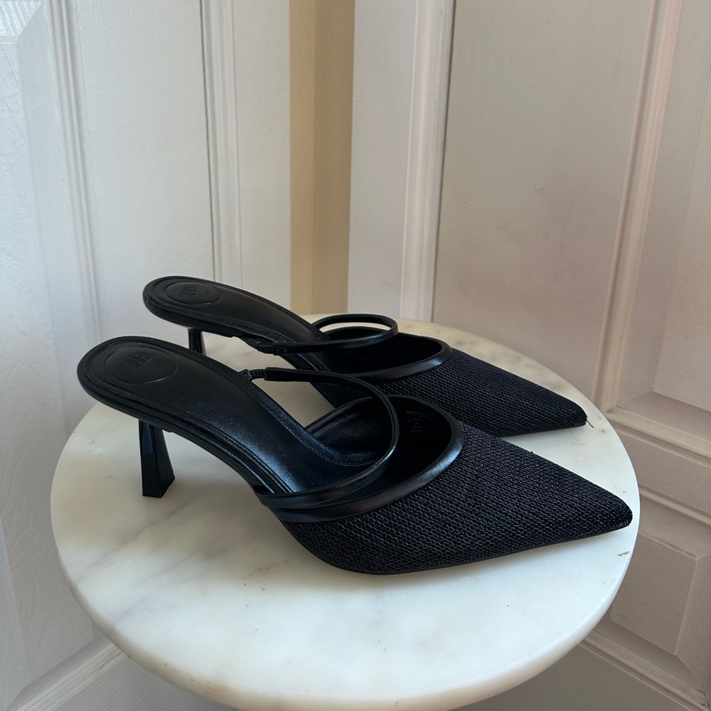 Zara Black Pointed Toe Heels - Picture 2 of 8